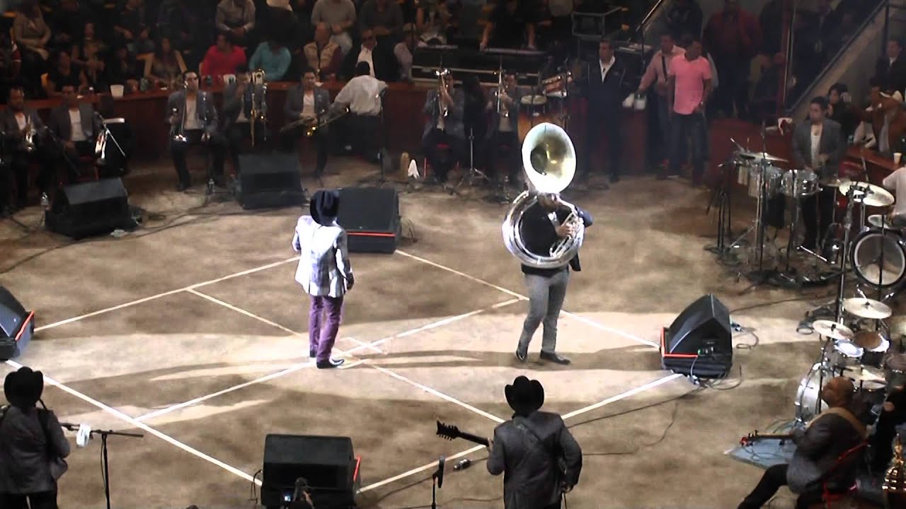 PALENQUE DE LA FERIA LEÓN 2014 POPURRI JULION ALVAREZ