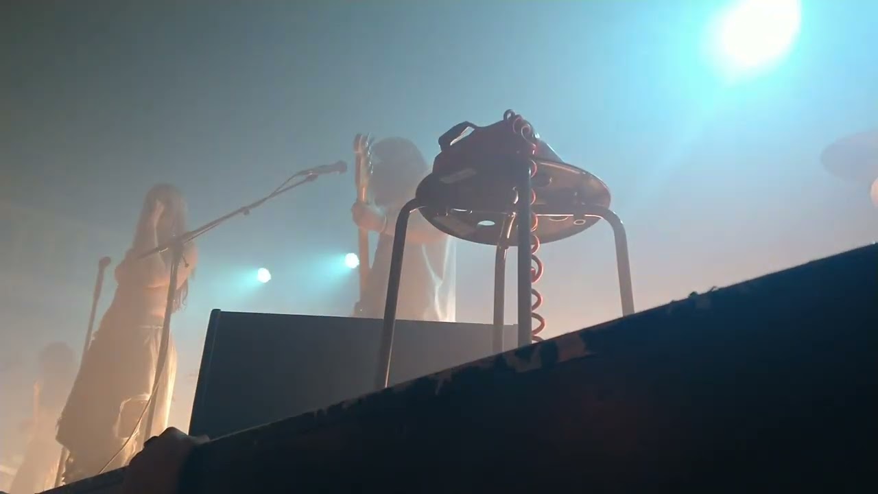 001 Wet Leg - catch these fists - Paradiso Grote Zaal Amsterdam 3 November 2025