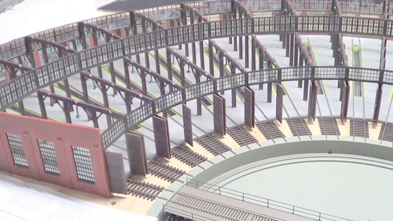 Walthers 12 Stall Roundhouse 130 Turntable Part 13 