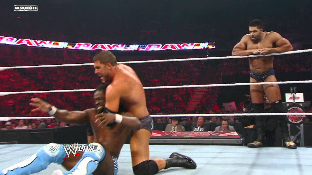 Raw — Отунга и МакГилликатти против Отунги и МакГилликатти, Кингстон и Борн