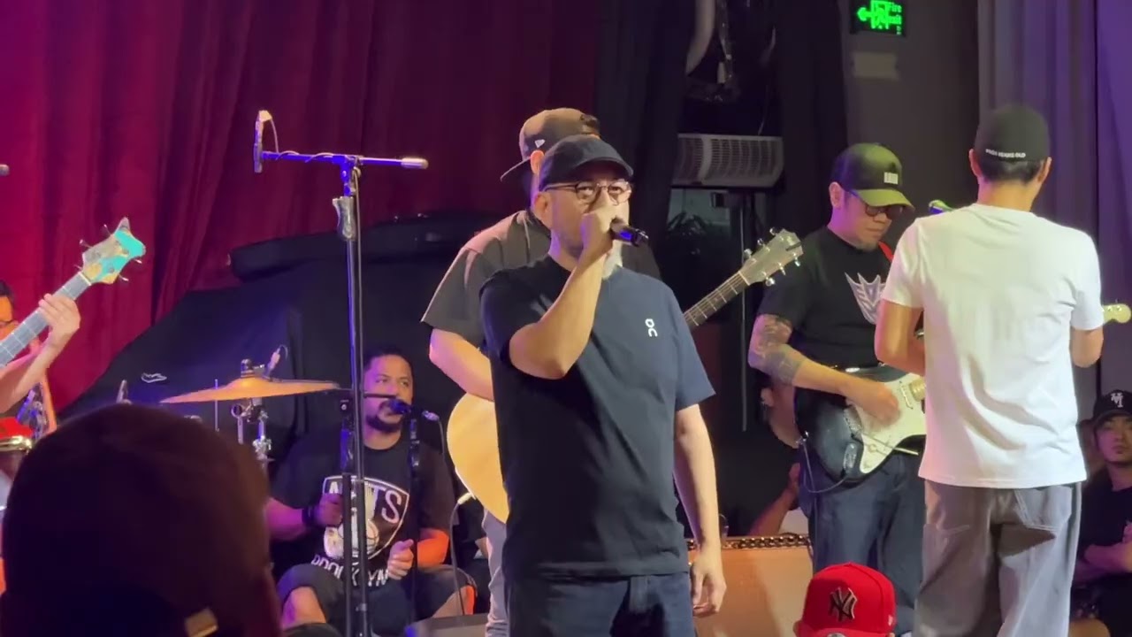 Parokya ni Edgar live at 12Monkeys Estancia