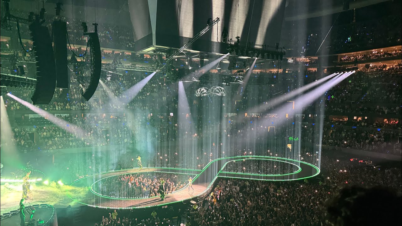 katy perry - daisies / lifetimes / firework (live @arena cdmx, mexico city) 26/04/25