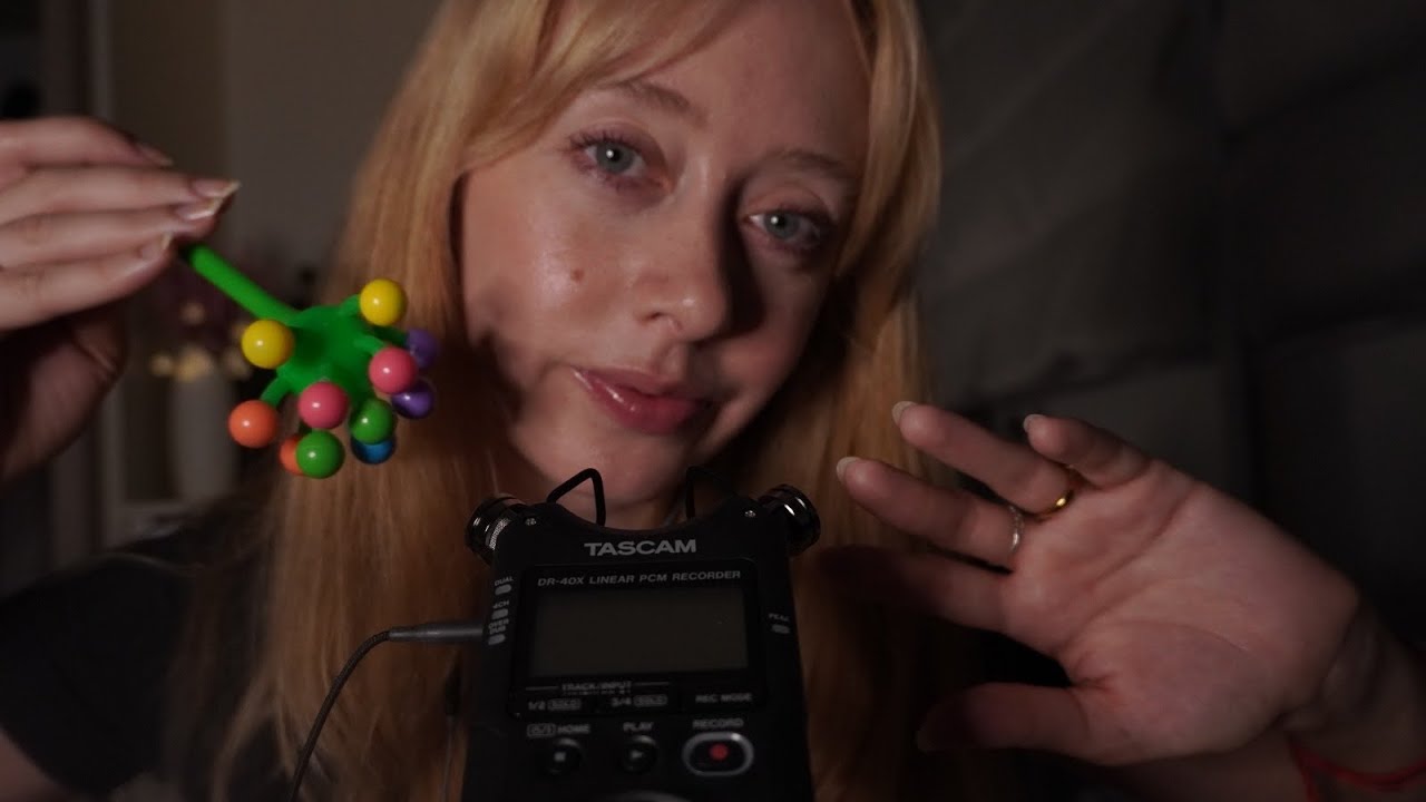 ASMR - Relaxe com gatilhos no TASCAM - Binaural