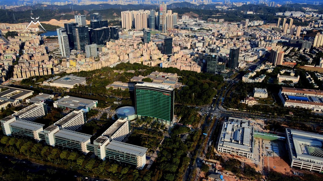航拍深圳华为总部，坂田基地，五和大道，信义嘉御山，御珑豪园，领汇广场，坂田村，万科城区域