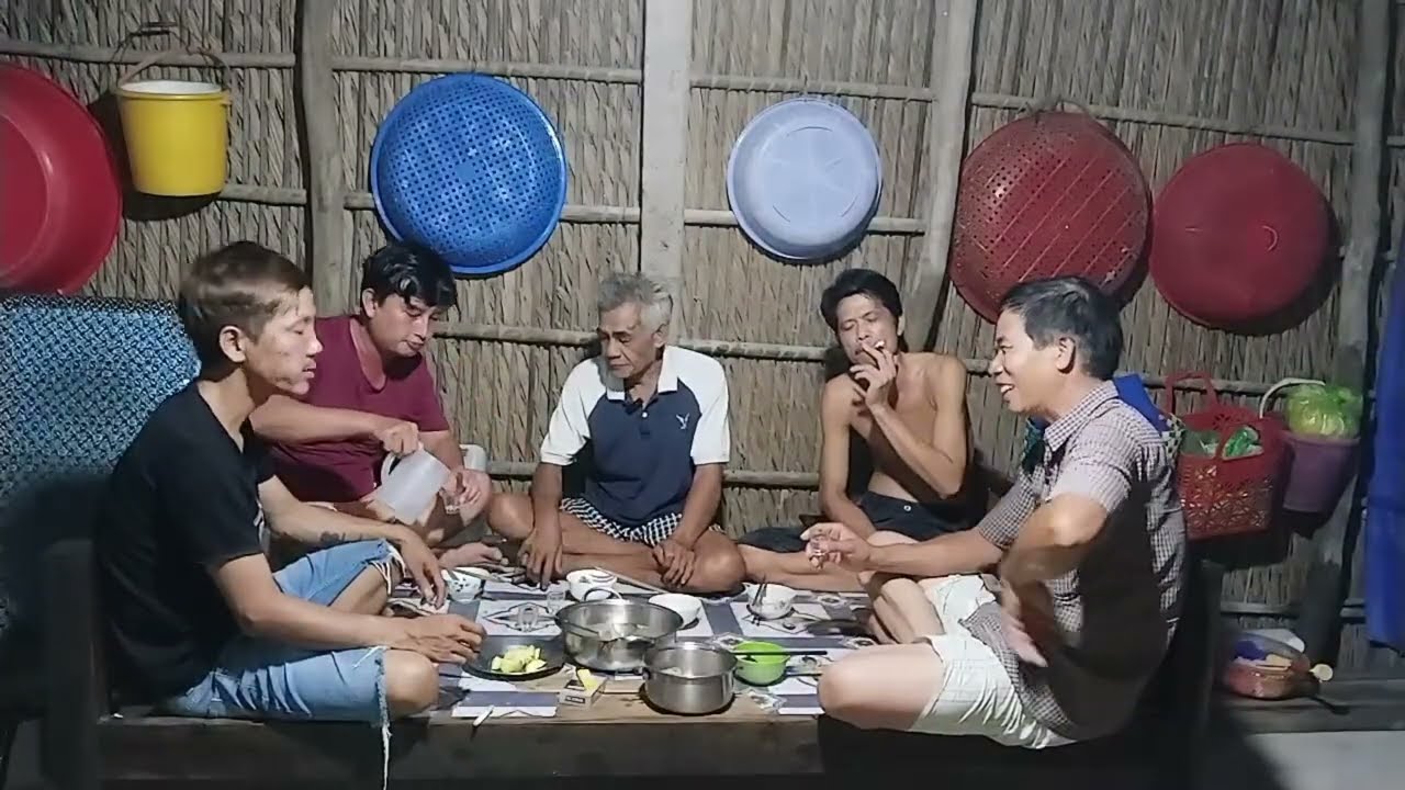Đầu Heo Hầm Cú Cải Muối Và Chút Tấm Lòng Nhỏ Của Anh Văn.