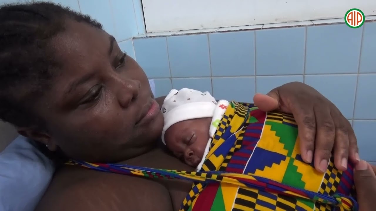 Les Soins Mère Kangourou : Une Étreinte Bienfaisante pour les Bébés Prématurés