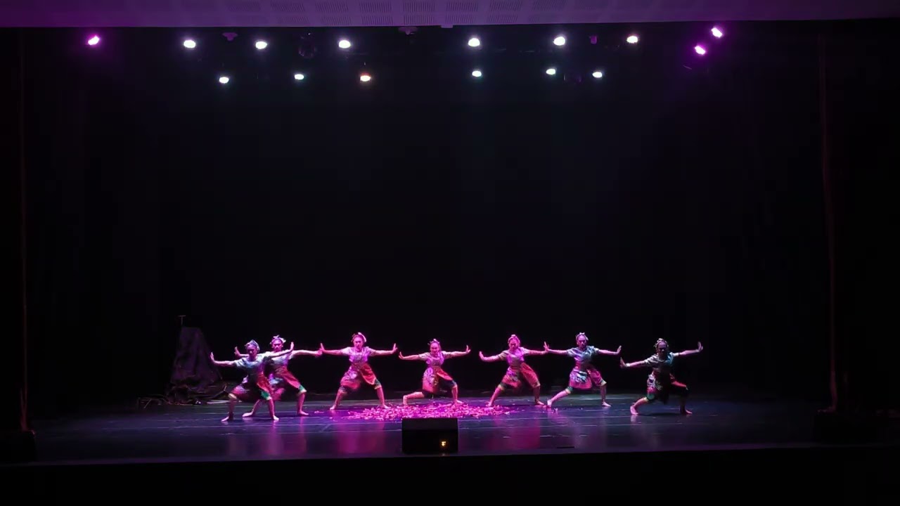 Tari_Carissa Anindhita Putri_XII BDIG 1_12