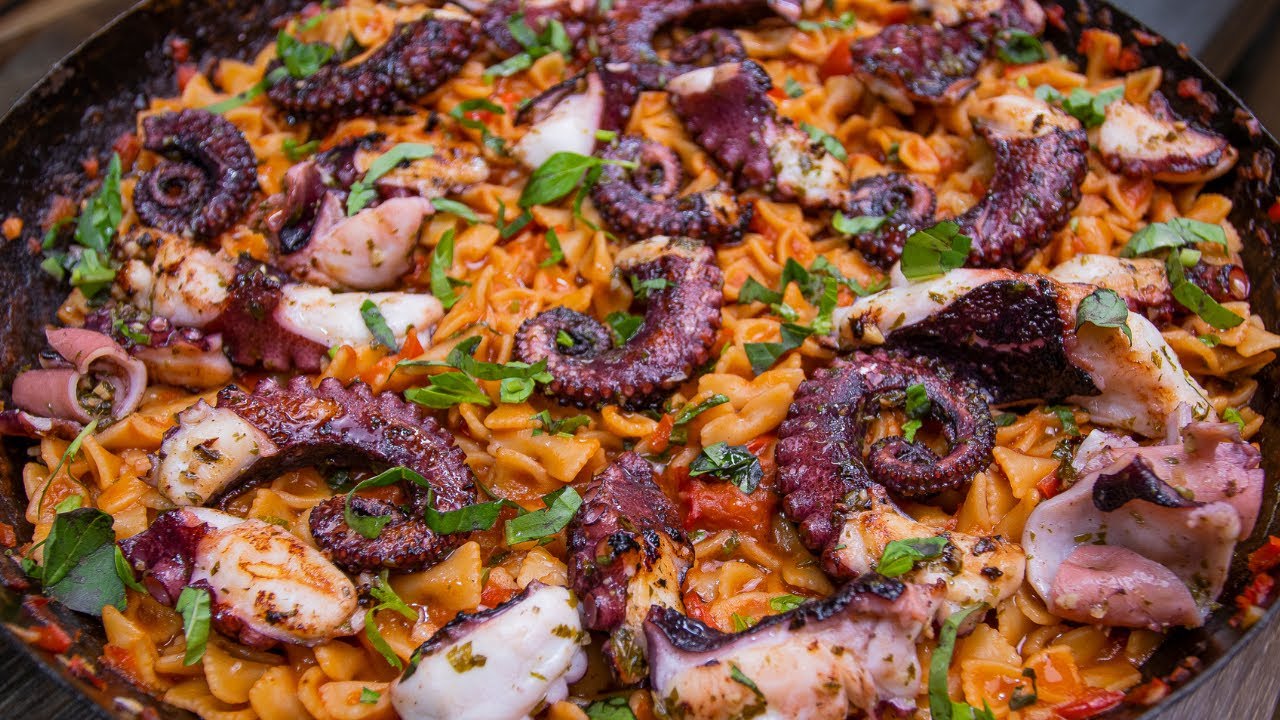 Cocinando Pulpo a la PARRILLA Casero con pastas | Abelca