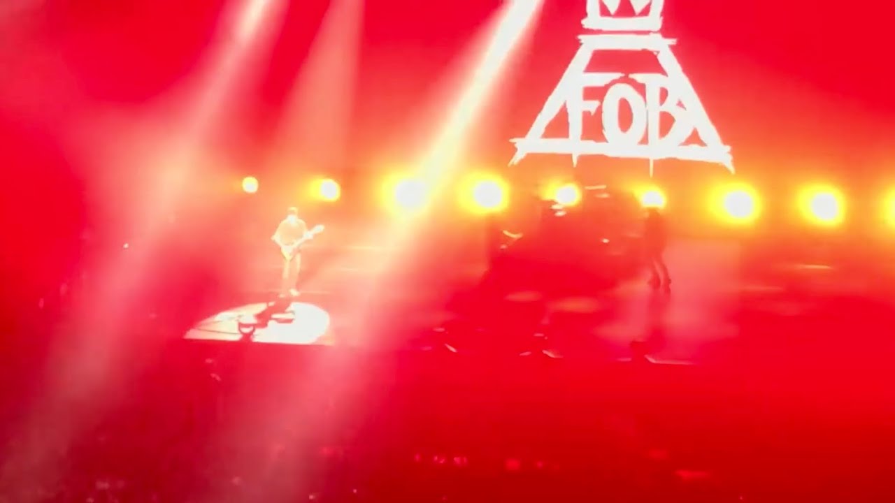 Fall Out Boy - Beat It (Live in Japan)