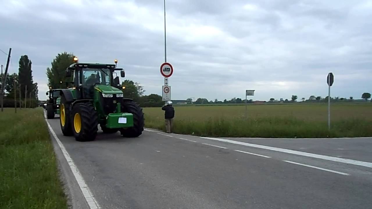 SFILATA DI TRATTORI A CAVEZZO 2015 1 PARTE