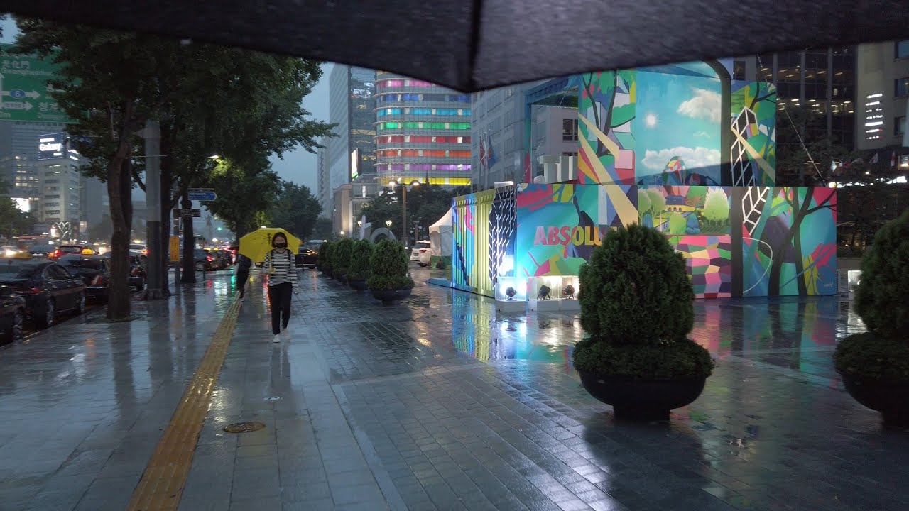 세종로(서울광장/시청/광화문) - Walking on Sejongno in the Rain at Night, Seoul, Korea