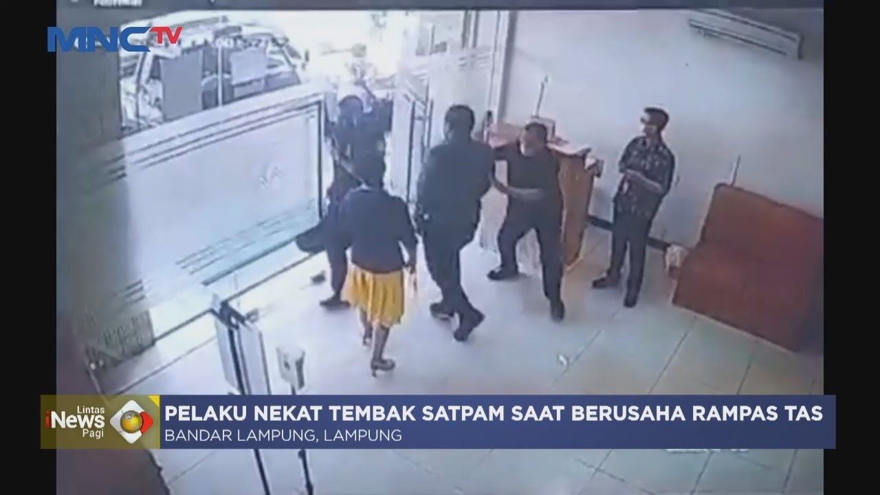 Aksi Perampokan Bersejata Api di Bank Artha Kedaton Lampung Terekam CCTV #LintasiNewsPagi 18/03