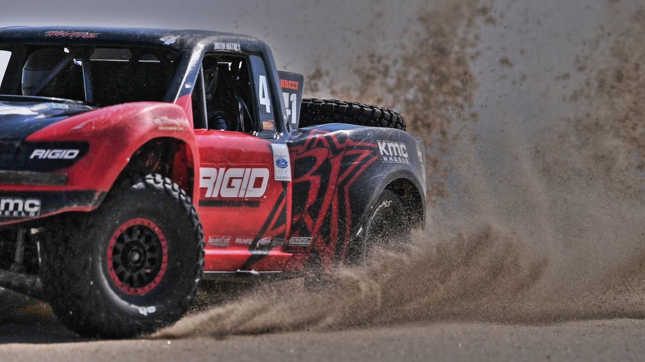 Traxxas UDR 6S Paddle Tire Beach Bashing-