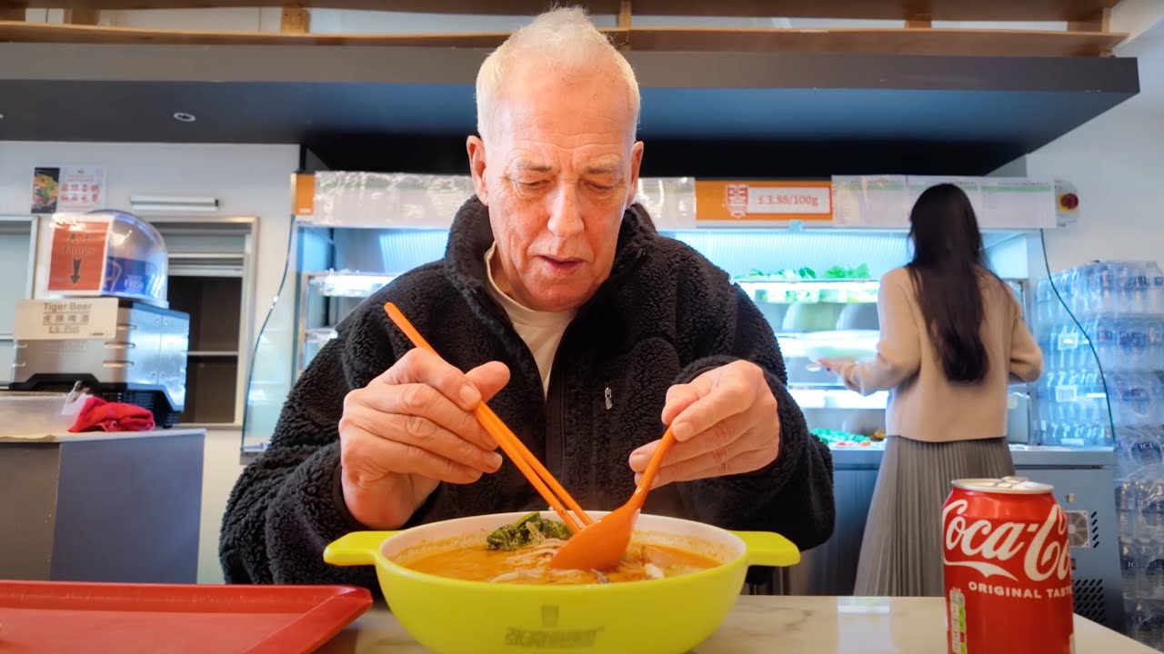 I TRIED MALATANG - MICHAEL BARRYMORE VLOGS