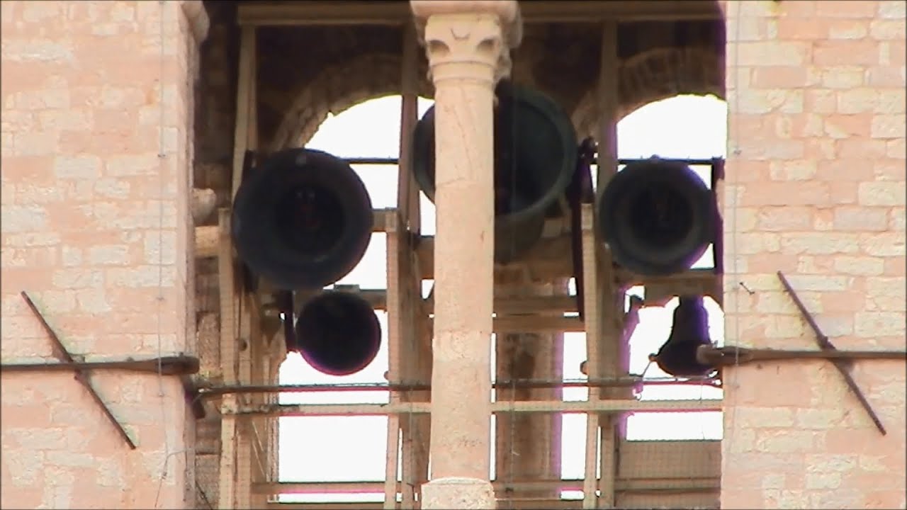 Campane della Basilica di Santa Chiara in Assisi (PG) (04) VIDEO 350