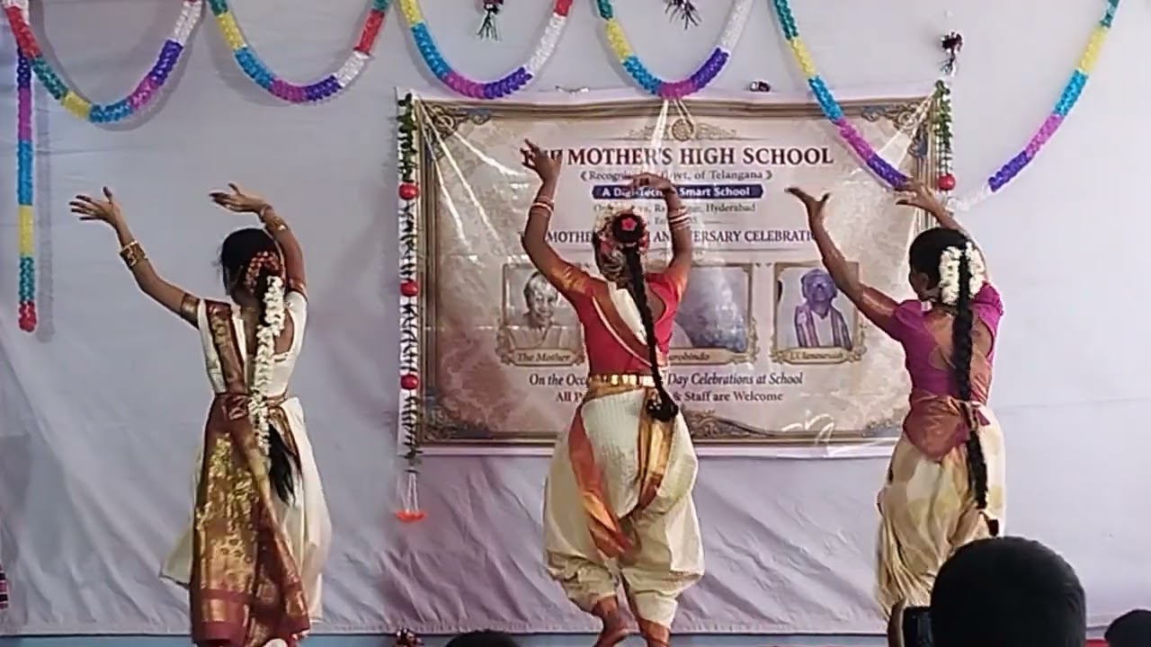 Swagathanjali dance by girls