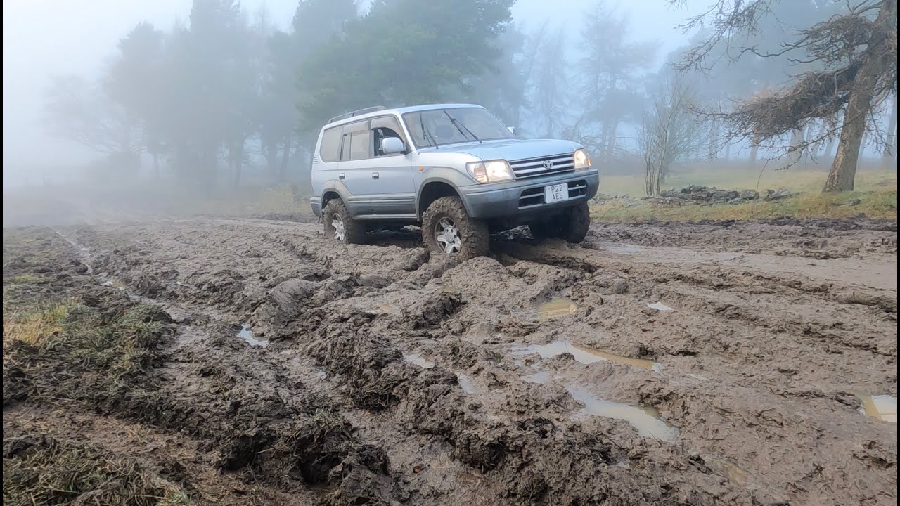 Toyota Land Cruiser Prado 90 Offroad in the Mud