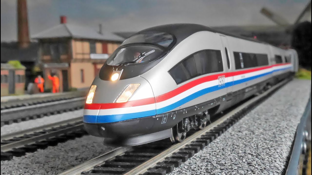 Piko 57198 Gauge H0 Amtrak Starter set with ICE 3