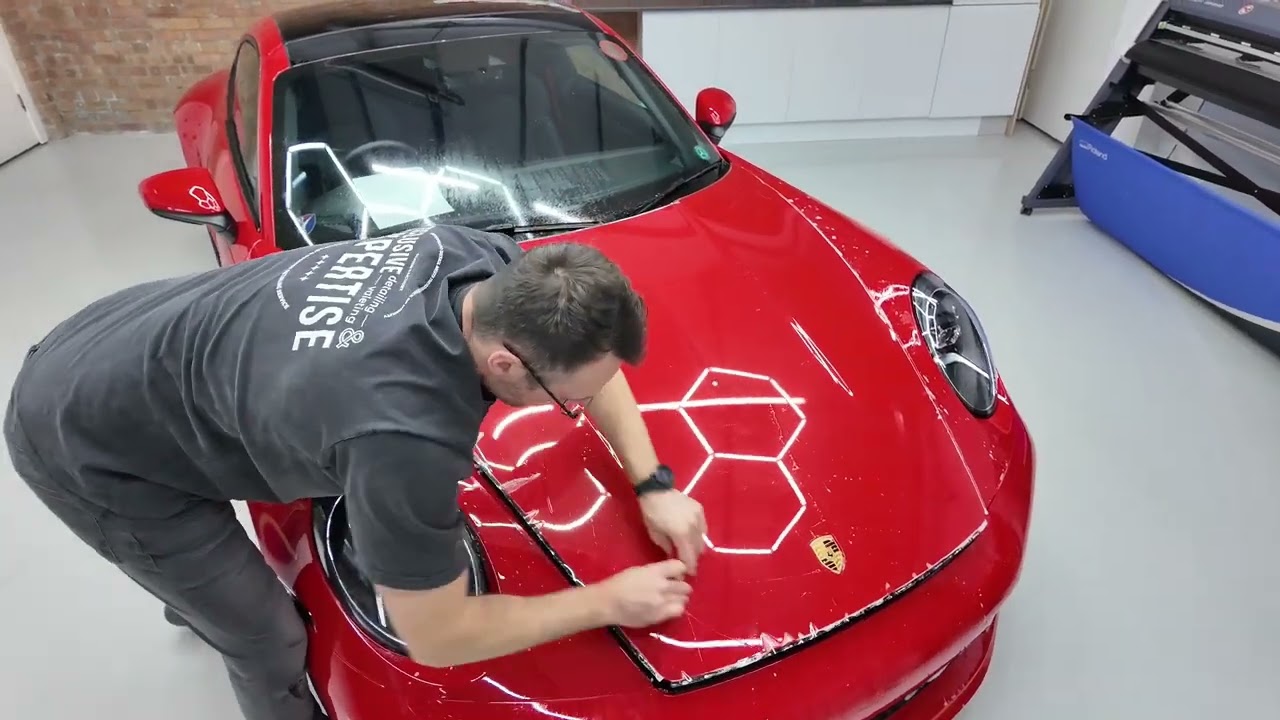 DIY PPF Academy Lesson 20 - Squeegeeing down the panel
