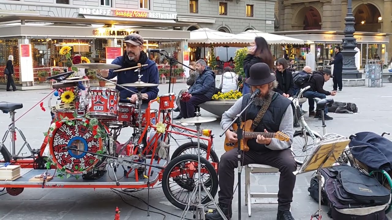Amazing street performers in Florence