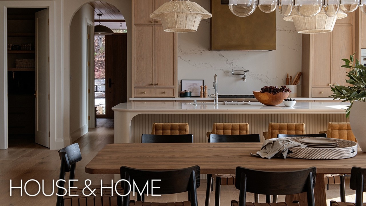 Tour A Stunning Lakehouse With Nature-Inspired Design