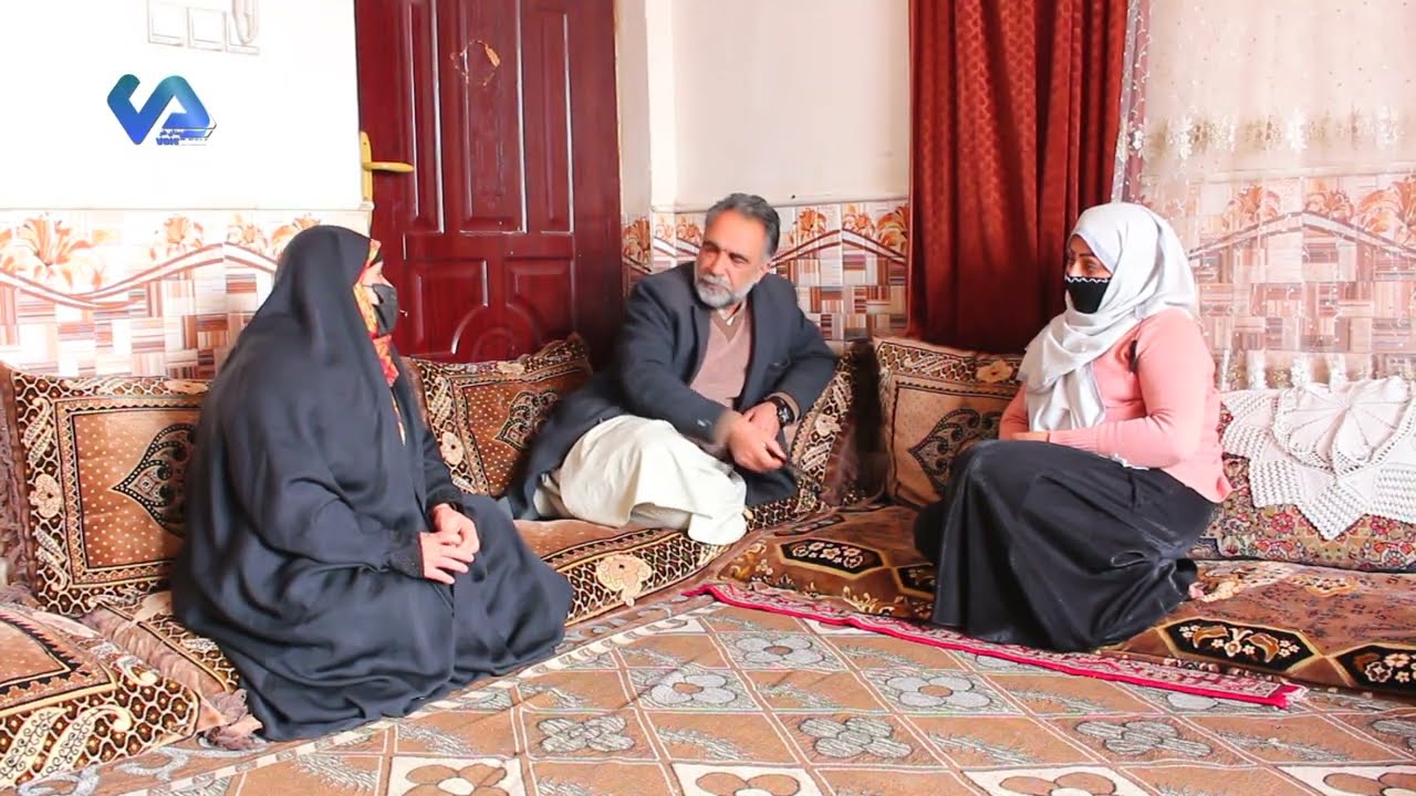 نمایش(وکیل محل بیوه عروس میکنه)