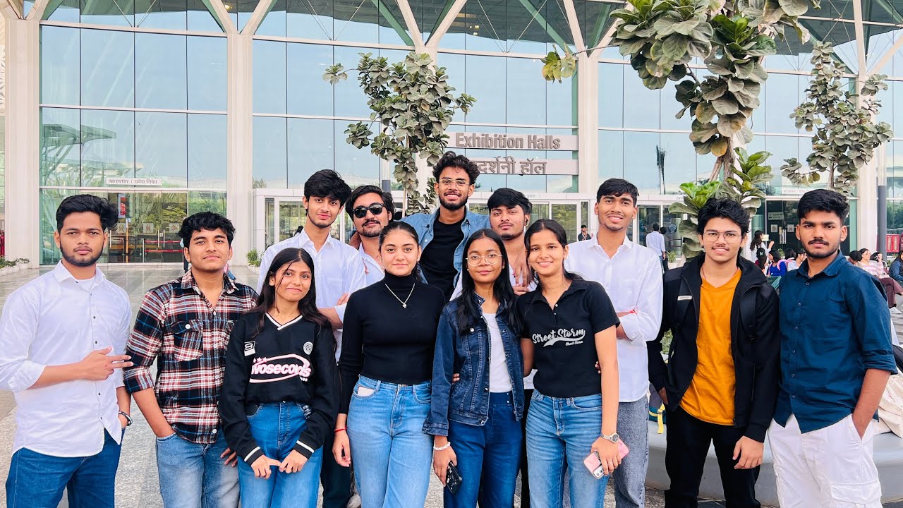 College trip with friends first time ￼