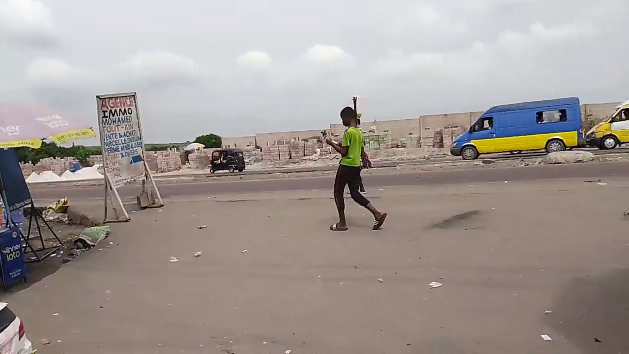 Parcelle à avendre C/nsele arrêt terre jaune 10/20 3èmes parcelle prix 45000$ adiscuter+243812945006