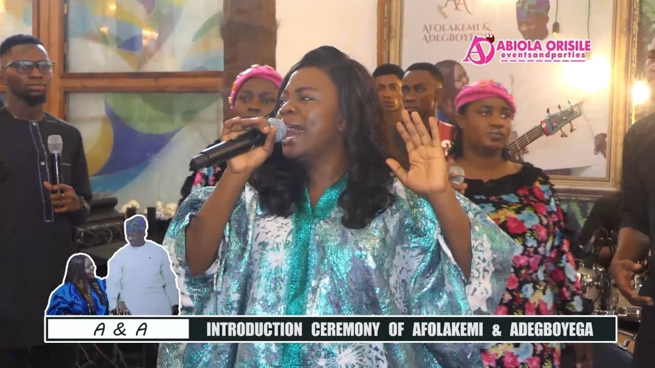 Yinka Alaseyori Perform live as she Celebrates Aare Razak Okoya's daughter for her introduction.
