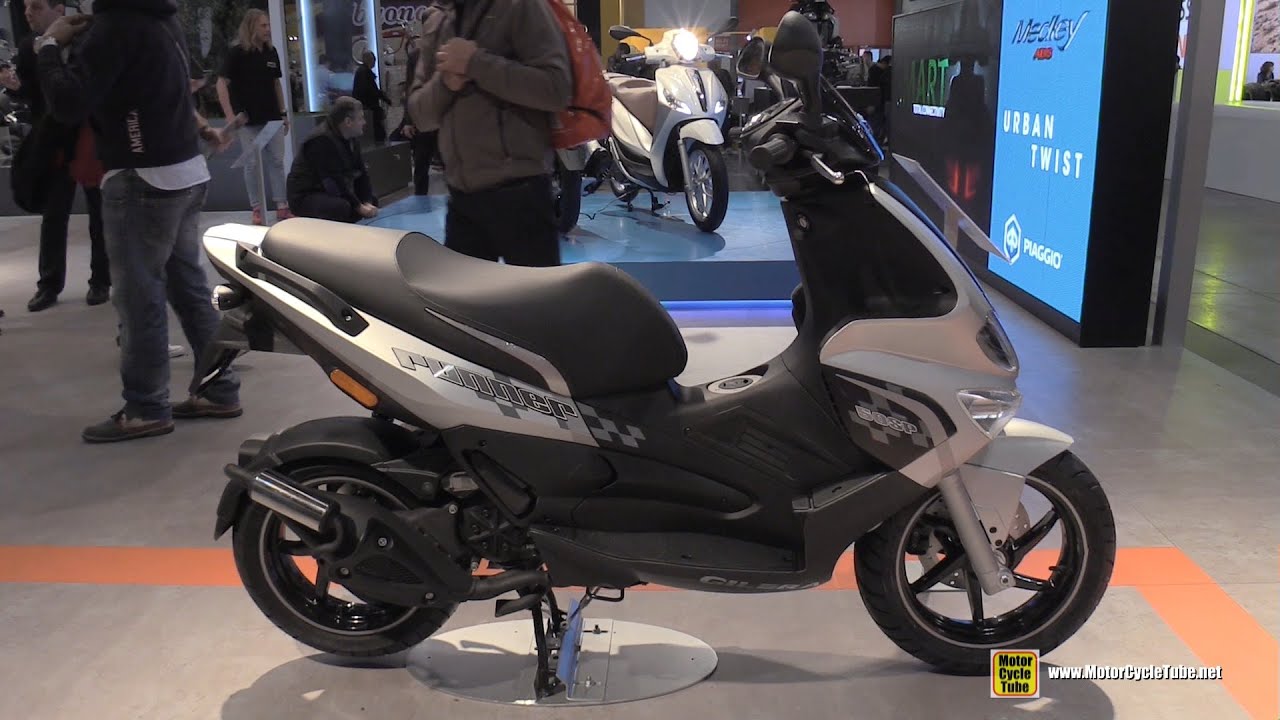 2016 Gilera Runner 50 2T - Scooter - Walkaround  2015 EICMA Milan
