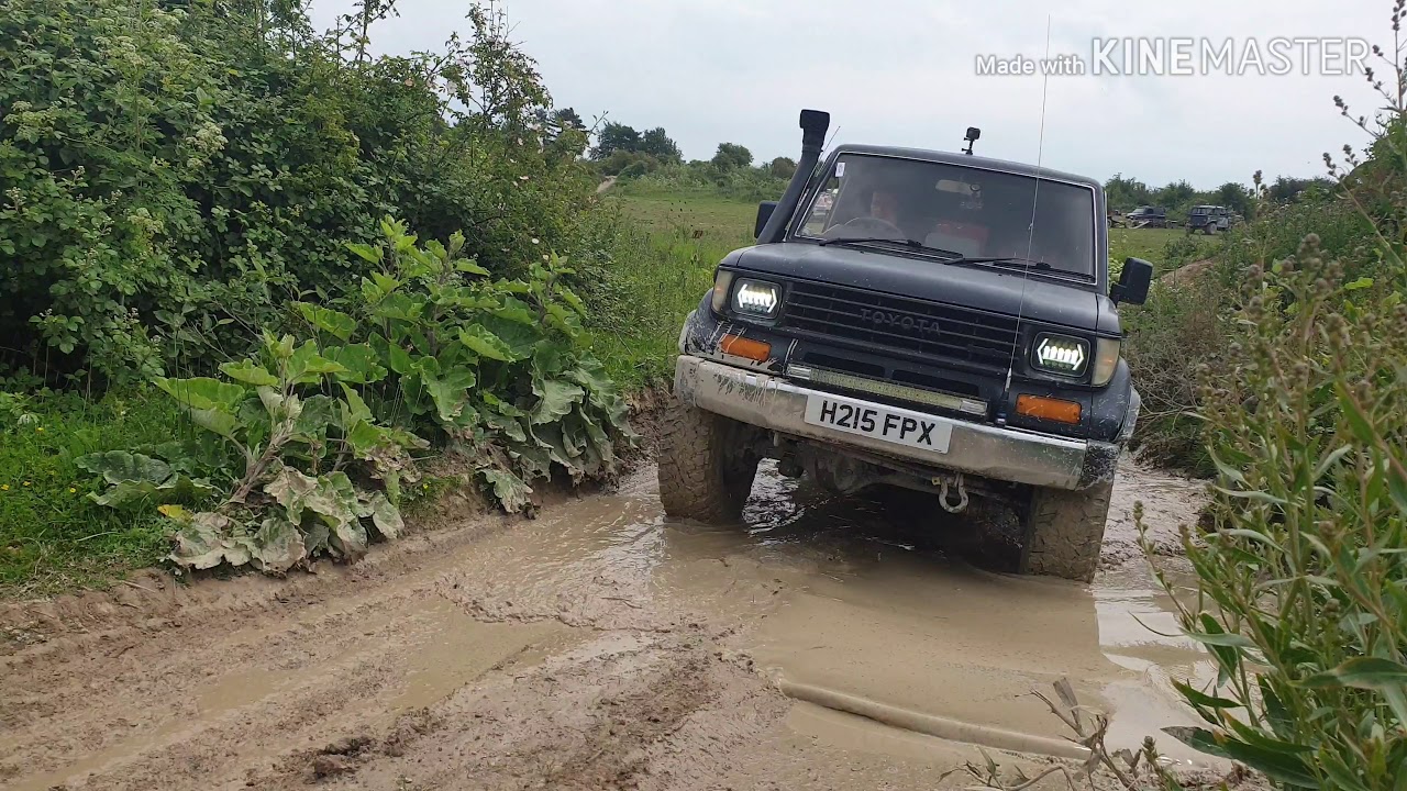 Toyota Landcruiser LJ78 For The First Time In Mud