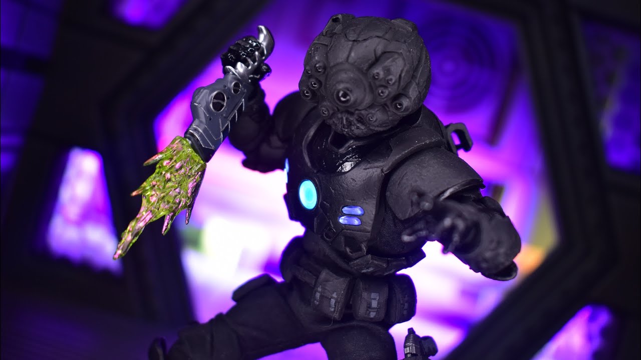 Mezco One:12 Collective Rumble Society Krig 13 The Black Spartan Review