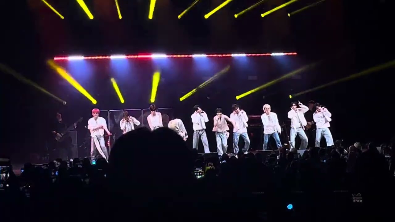 250410 TREASURE - ‘ DARARI (ROCK VER) ‘ - SPECIAL MOMENT - PARAMOUNT THEATRE