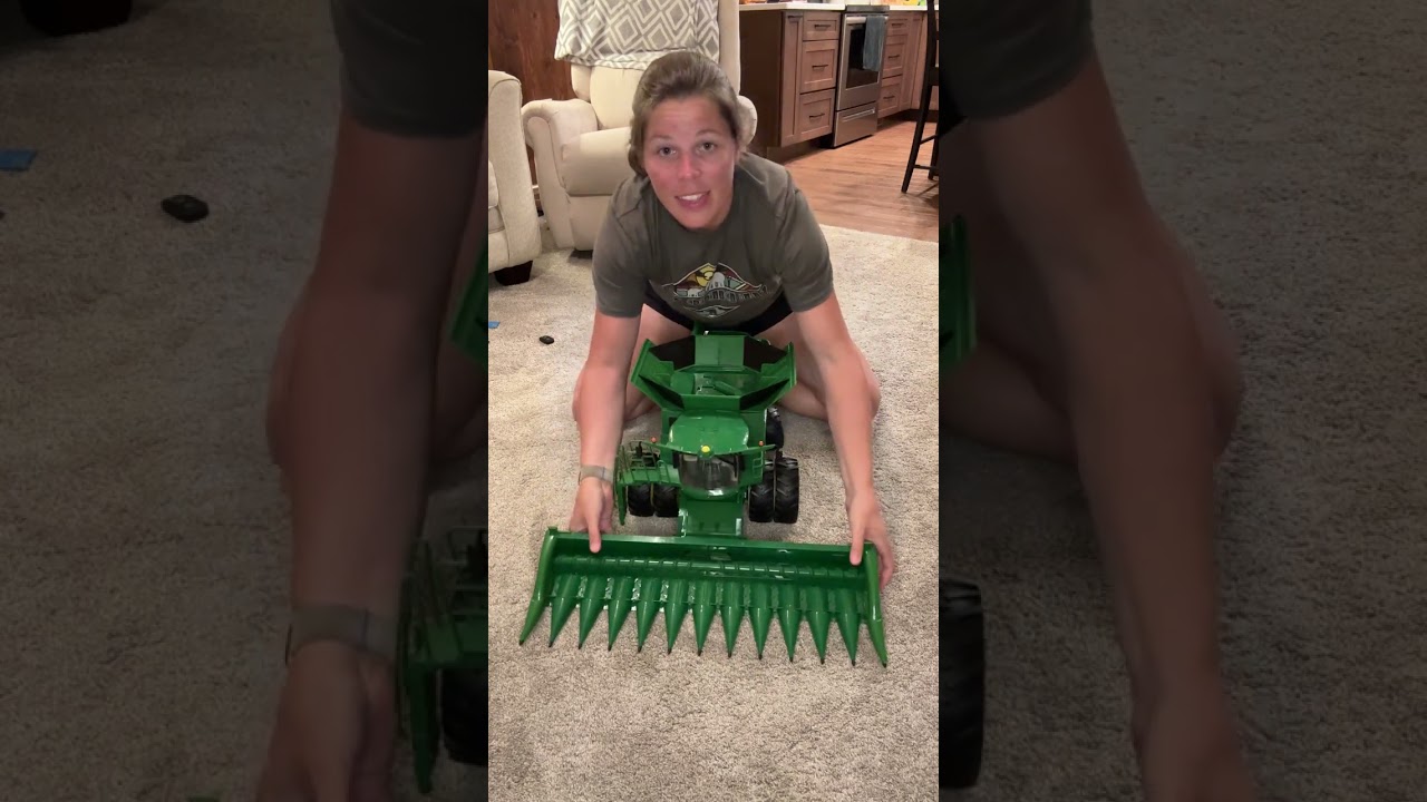 John Deere Big Farm Combine Toy Review 