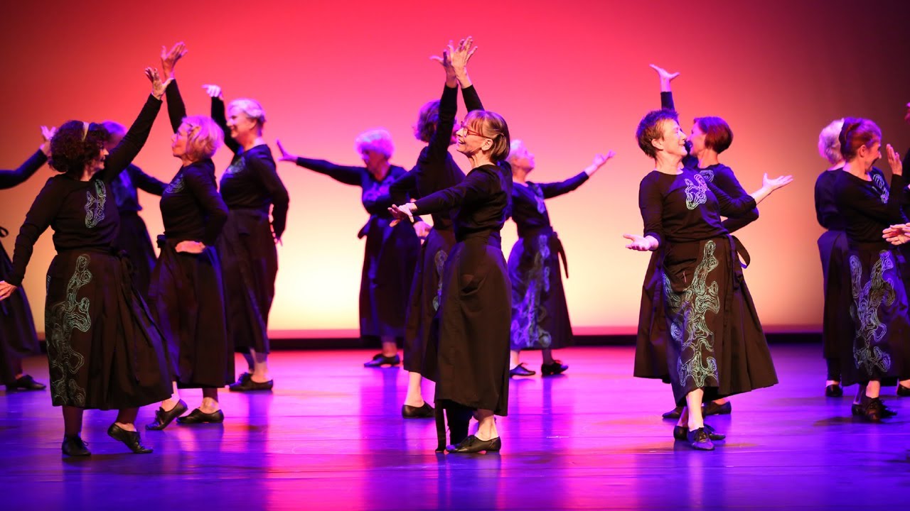 Und Seide wasche ich nur mit 90 Grad – Senior*innentanztheater (Ballett Dortmund)
