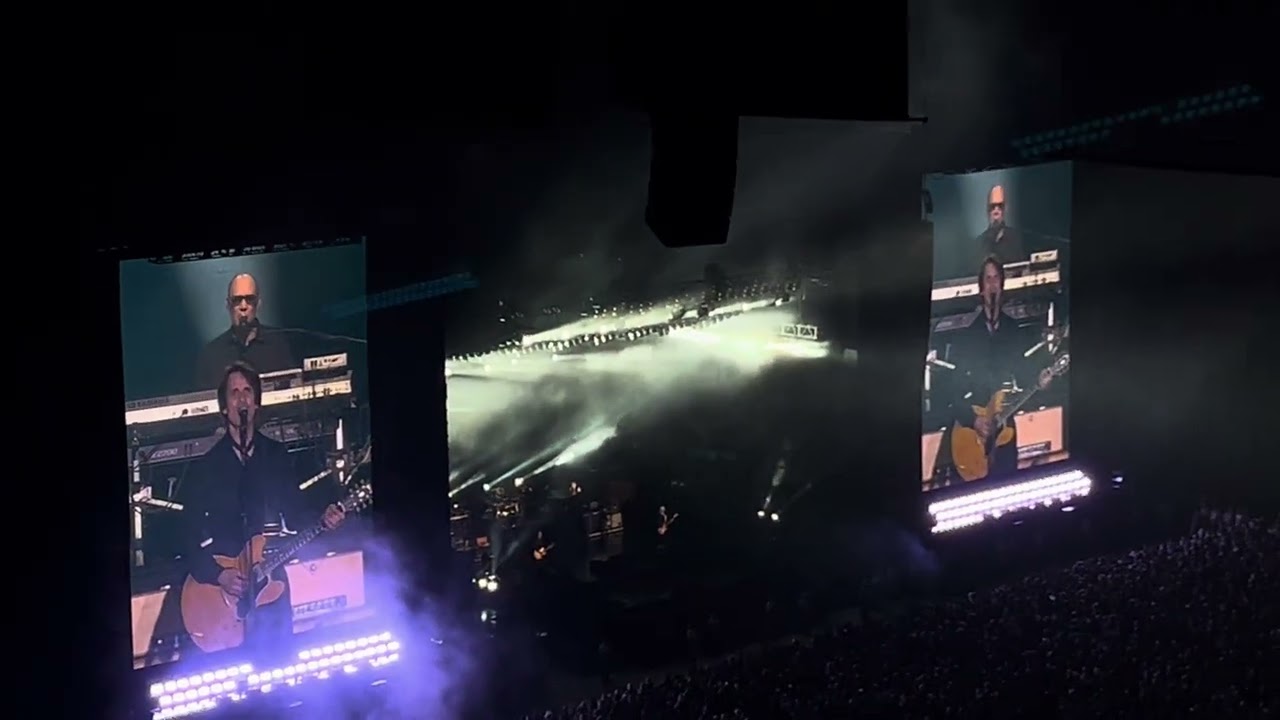 Paul McCartney (34)