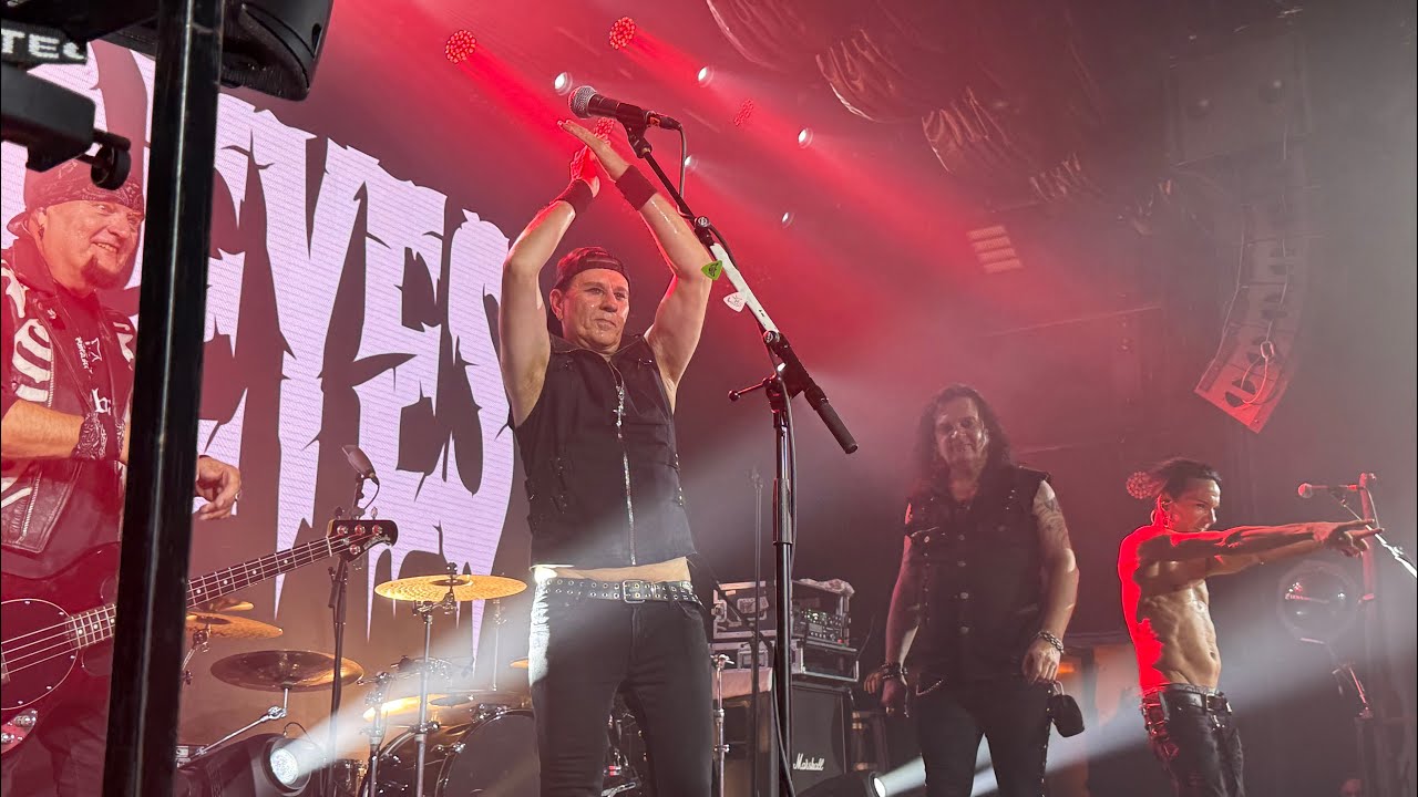 The 69 eyes - Dance D’Amour / Lost boys