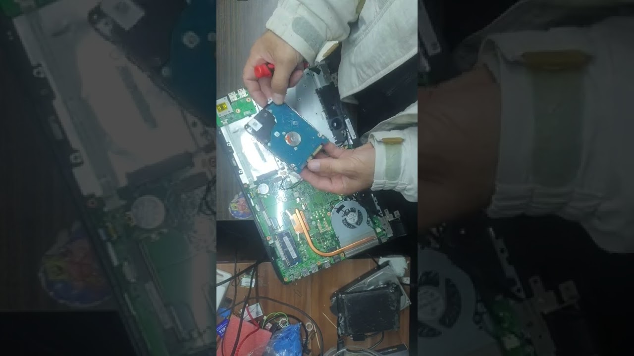 disassembly MEDION AKOYA S6212T (MD 99270)