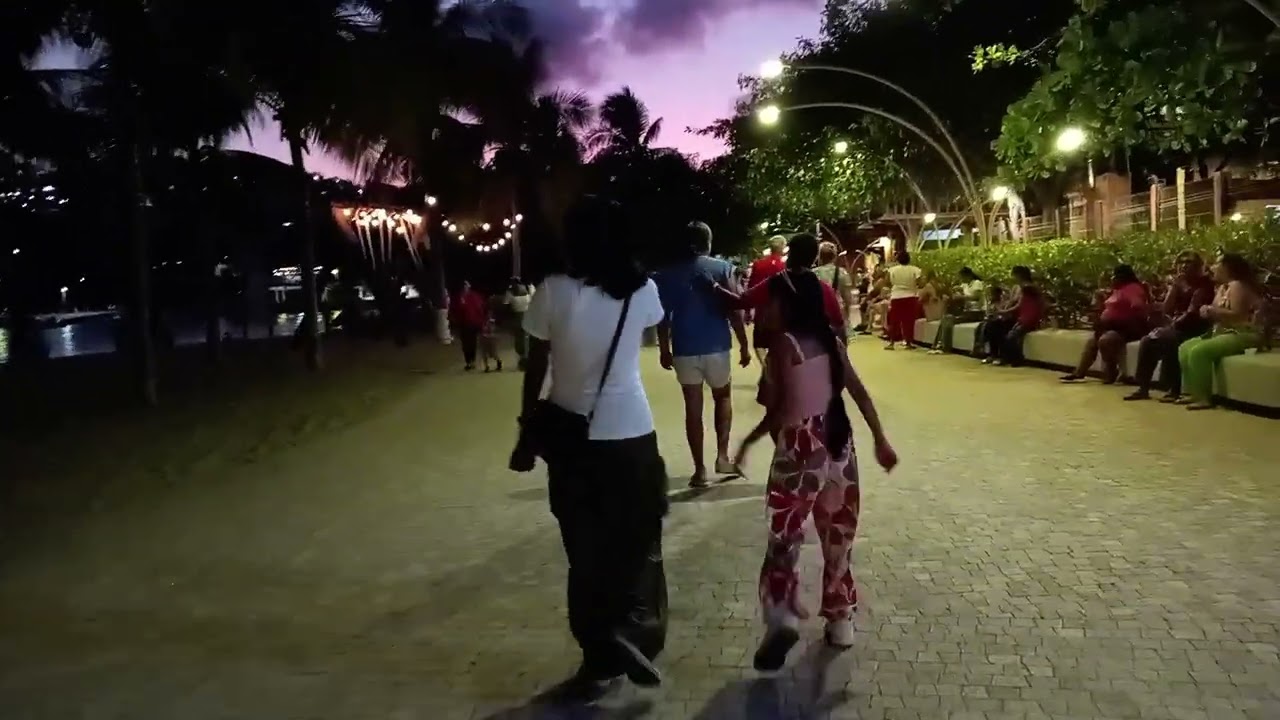 Feliz día de san valentin 14 de febrero saludos a todos 