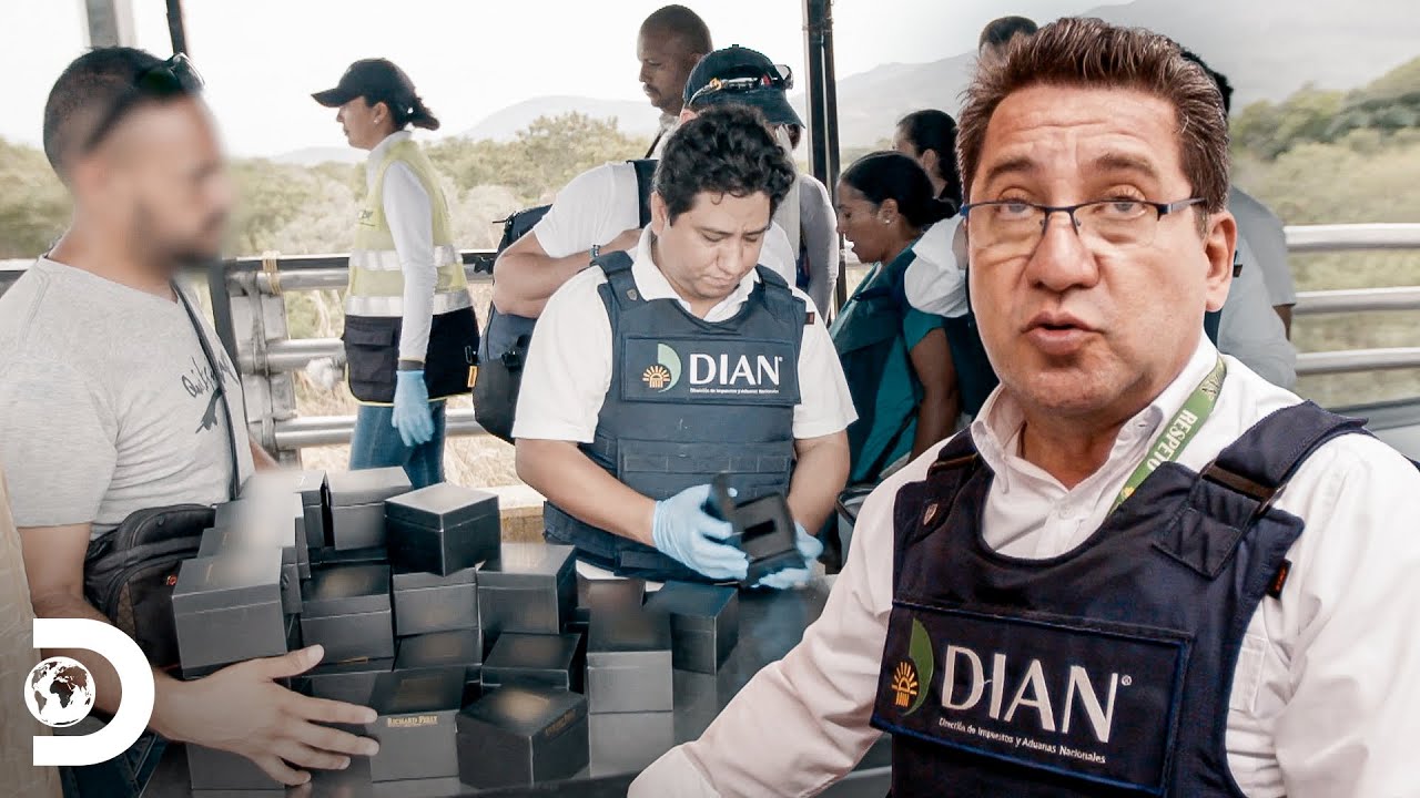 Confiscam carga de relógios não declarados | Operação Fronteira: América do Sul | Discovery Brasil