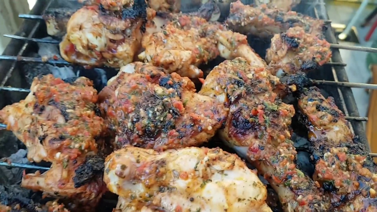 الدجاج المشوي بتتبيلة المطاعم🍗مع صلصة الثومية🍚