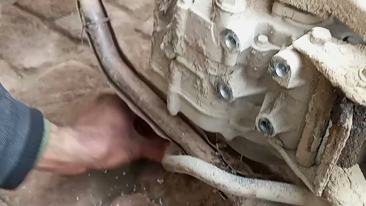 Yamaha 100 cc 4 stroke k mein bar k bush lagaye