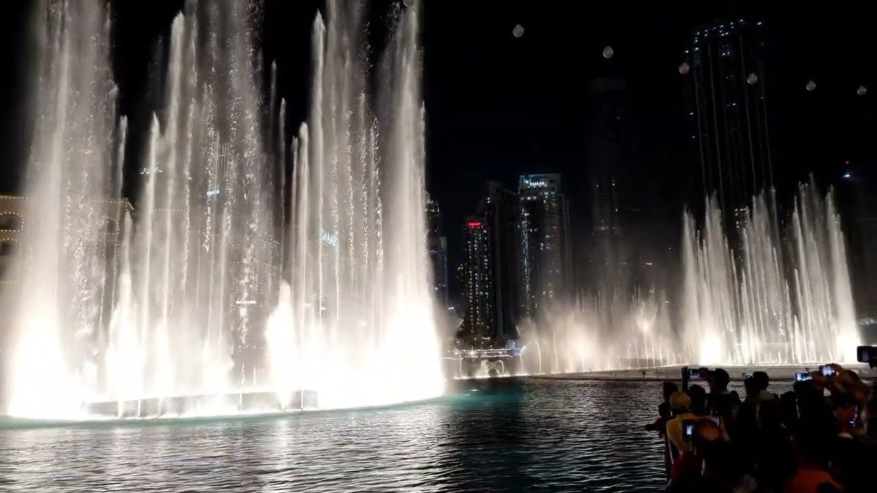 اجواء نافورة دبي مول الراقصة  4k