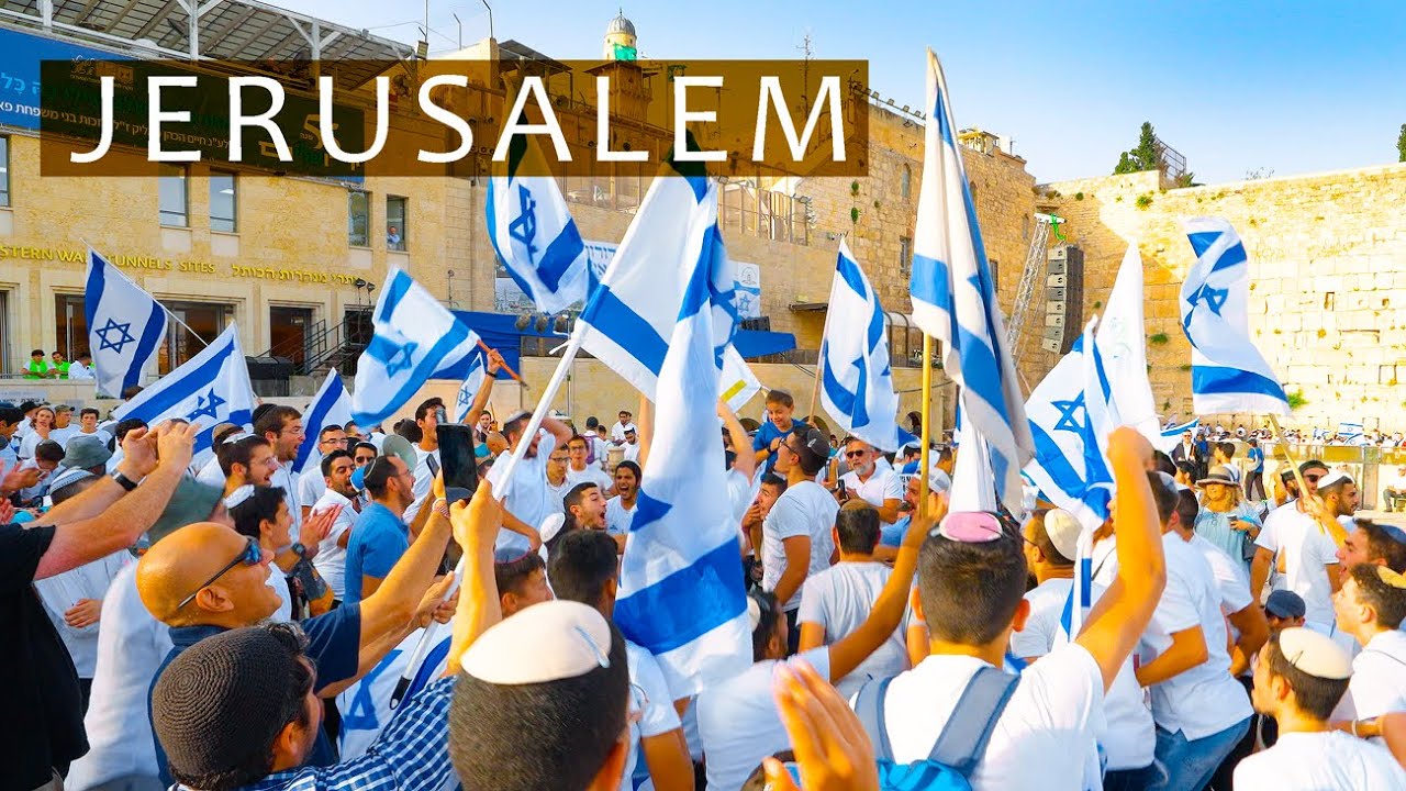 JERUSALEM DAY. Festive Walk from The Old Town to The Center