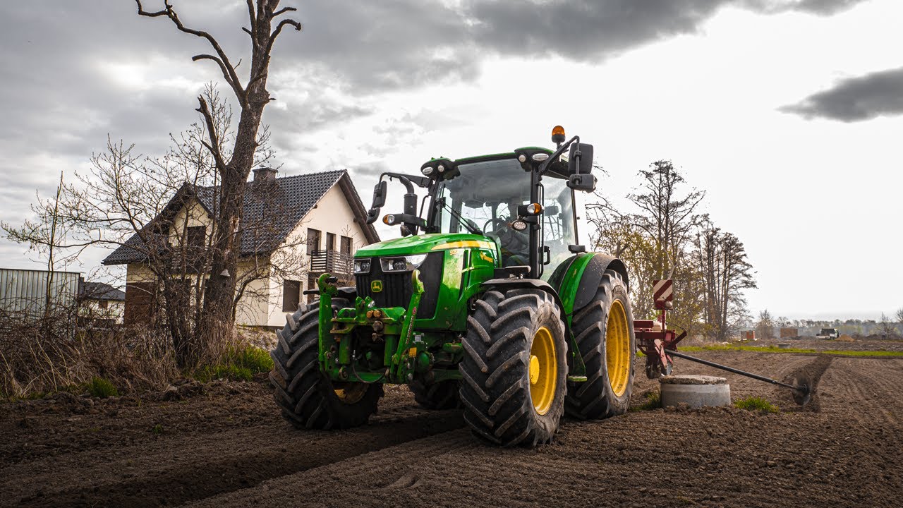 PORANNY SIEW KUKURYDZY NA BURZEJU I 4K I JOHN DEERE 5125R