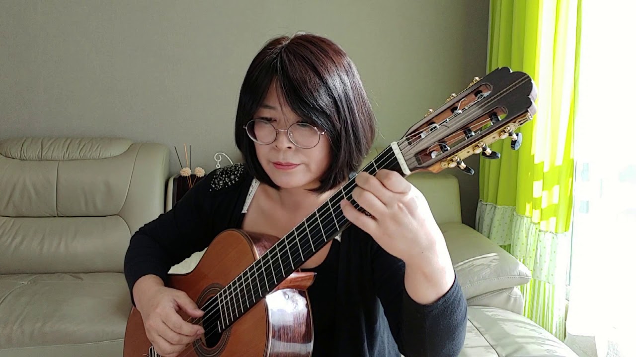 Murmures(속삭임) by Maira Linnemann
