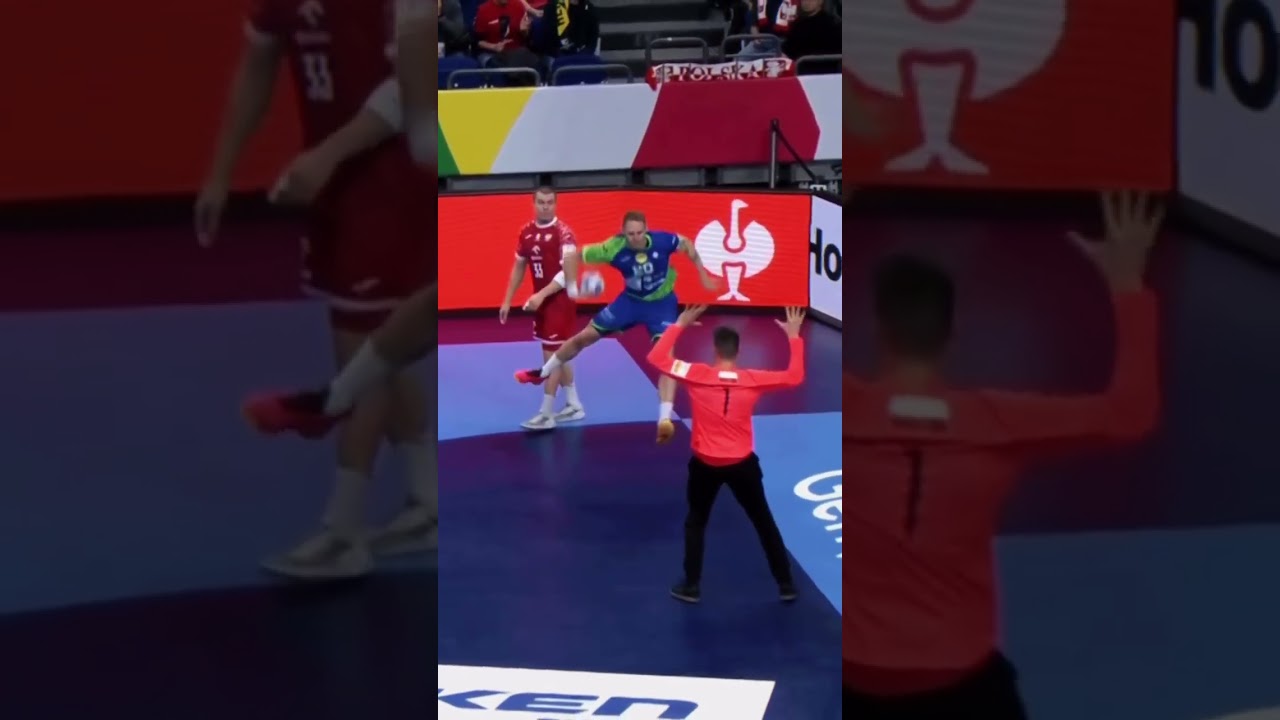 No angle to score, no problem 😏🔥 #ehfeuro2026 #handball #h&aring;ndbold