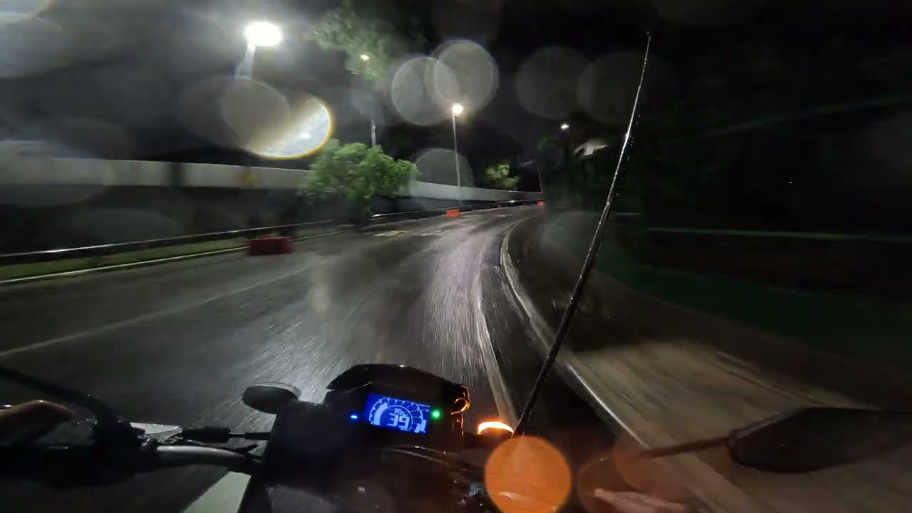 Voltando da missão noturna e tome chuva! 🌧️🌧️🌜🌛🫡💪🙏🇧🇷🏍️🇧🇷🙏💪🫡🔥🔥🔥Chama! 