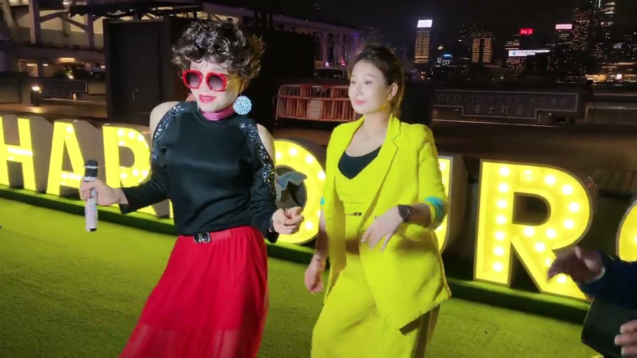 香港三公主 芯儀+宇飛🎤完場曲《萬水千山總是情》@ 灣仔海濱2026.02.26