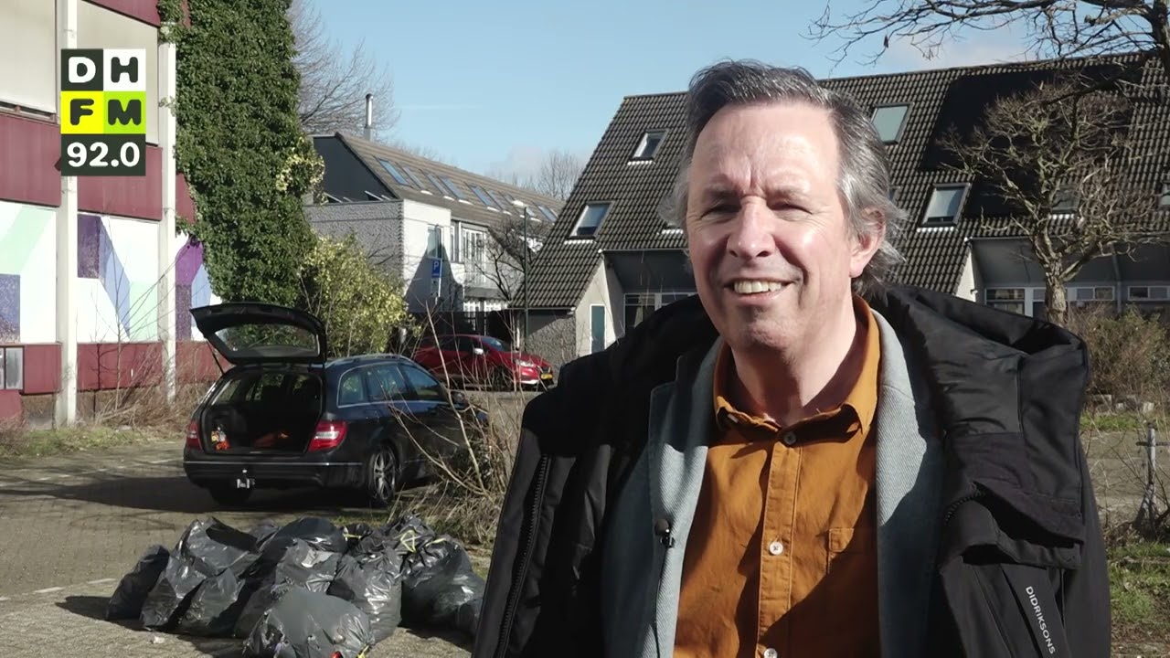 Bewoners Houtwijk dumpen afval op de stoep van eigenaar voormalig Azivogebouw
